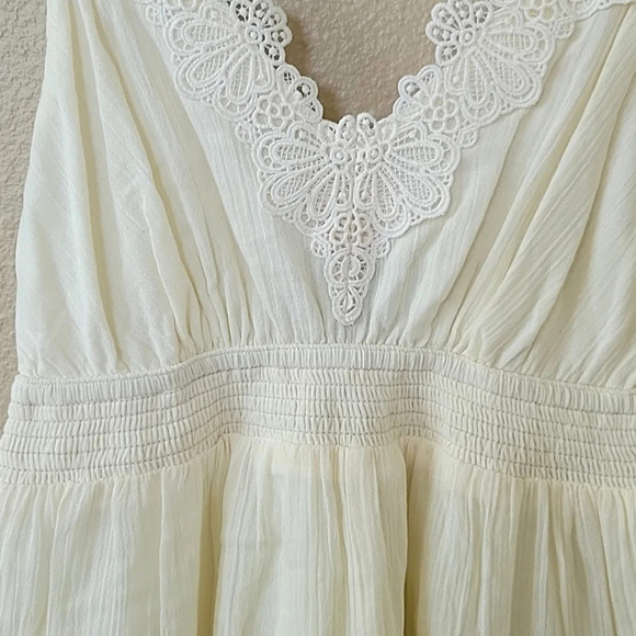 Express Off White Tiered Crochet Lace Strap Dress - Size XS - Picture 4 of 10